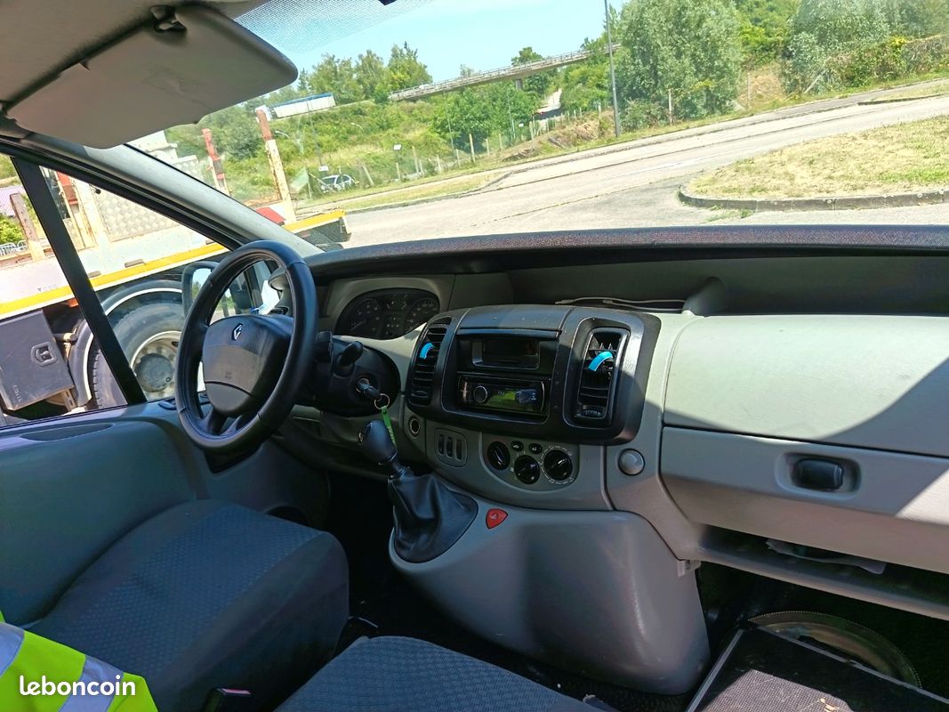 Renault trafic (image 3)