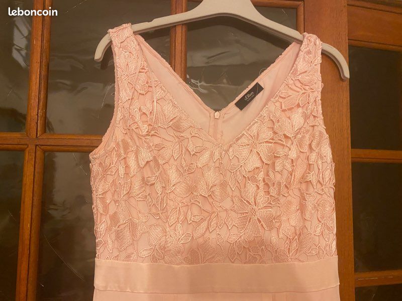 Robe de cérémonie (image 1)