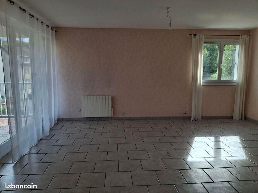 Appartement a louer lons-le-saunier - 4 pièce(s) - 80 m2 - Surfyn