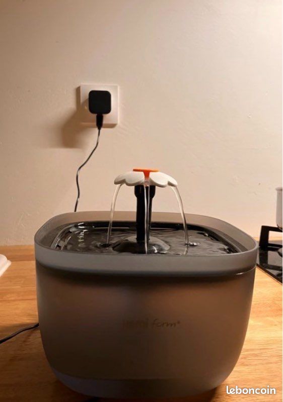 Fontaine et distributeur de croquettes pour Chat (image 3)