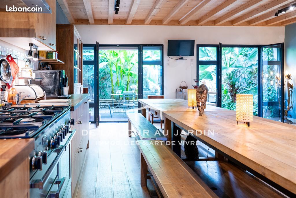 Maison 7 pièces 218 m² · à Les Lilas · 218 m² · 1 390 000 €