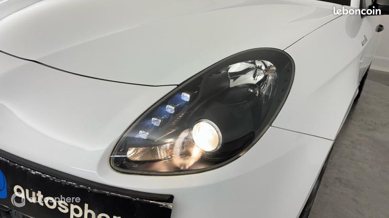 Alfa Romeo Giulietta 1.4 TB MultiAir 150ch Sportiva Stop&Start (image 17)