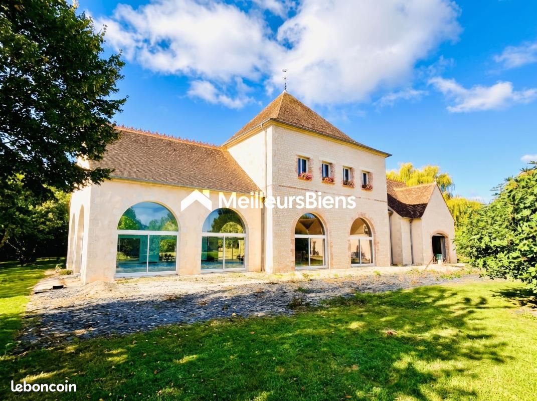 Maison 12 pièces 420 m² · à Montargis · 420 m² · 1 165 000 €