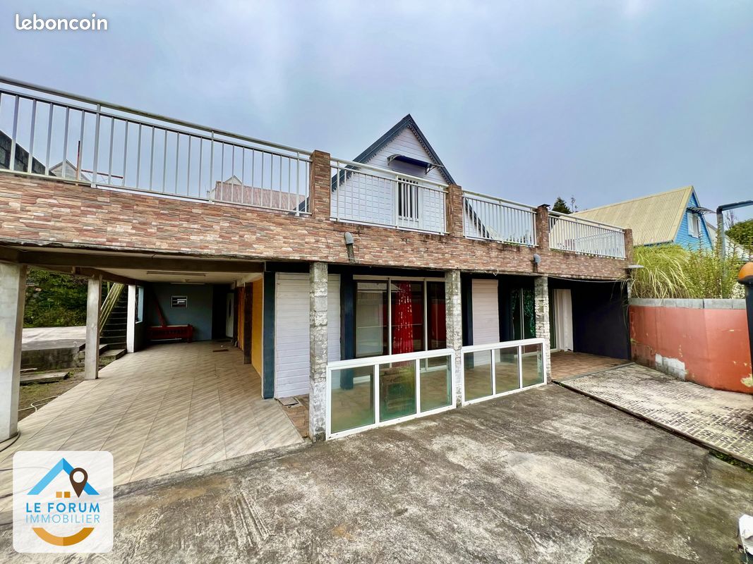 Maison 6 pièces 135 m² · à Le Tampon · 135 m² · 171 000 €