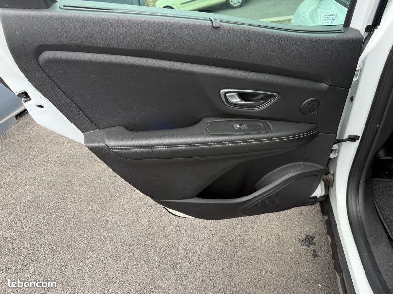 Renault SCENIC IV 1.2 TCE 130CH ENERGY INTENS (image 31)
