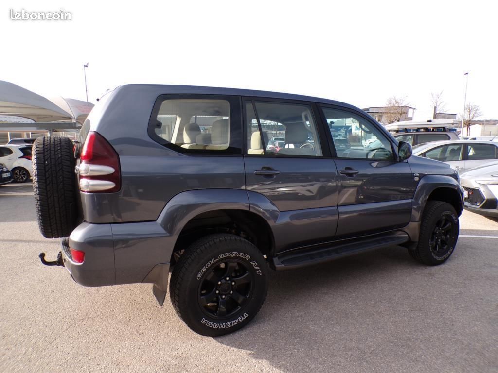 Toyota Land Cruiser VX 3.0 D-4D 165 BVA (image 3)