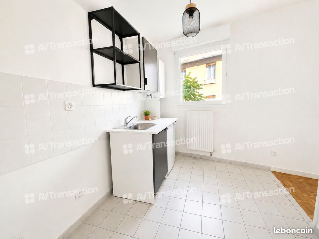 T3 de 57 m² – Rénové - 2 chambres – TRAM T1 -T4 ET T6 (image 4)