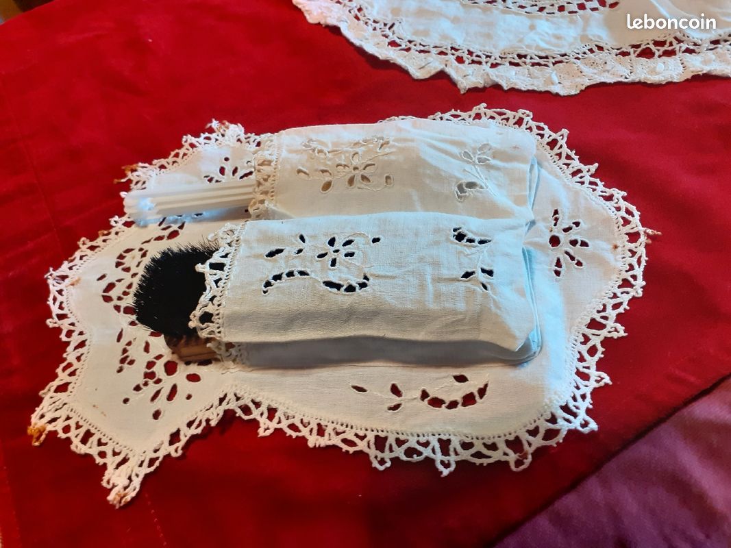 Lot de pièces de broderies (image 3)