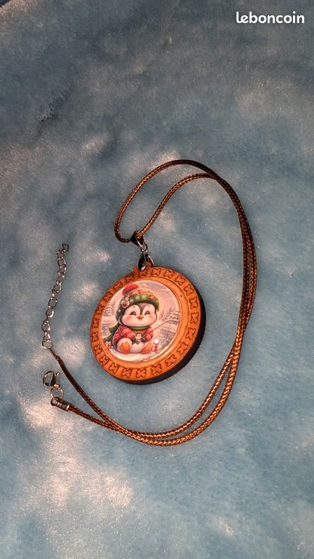 Collier bois thème pingouin (image 3)
