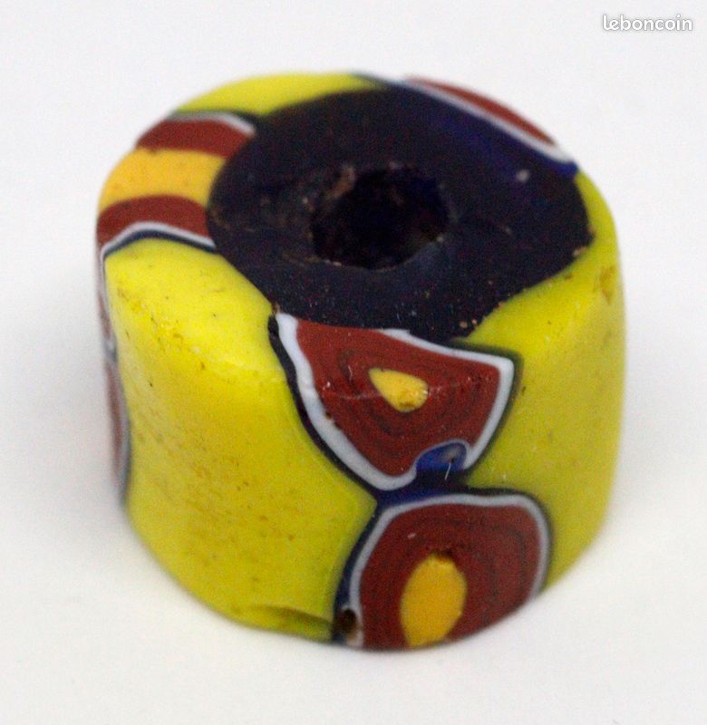 Perle de commerce africaine ancienne ovale de Murano Millefiori