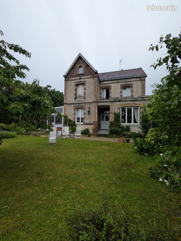 Maison 8 pièces 167 m² · à Compiègne · 167 m² · 450 000 €
