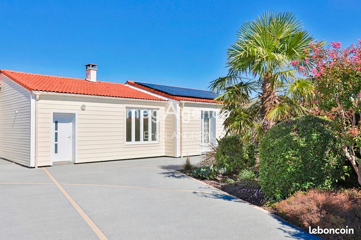Maison 5 pièces 100 m² · à Saint-Hilaire-la-Forêt · 100 m² · 320 000 €
