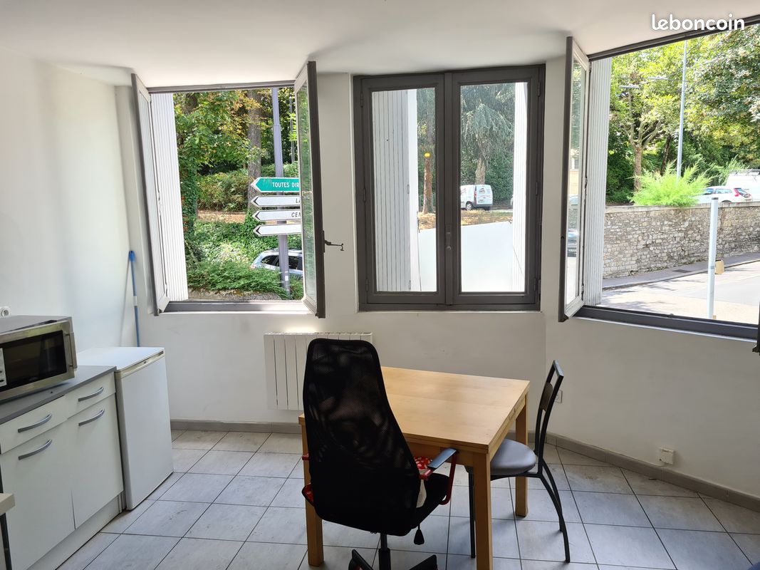 Appartement 1 pièce 30 m² · à Saint-Étienne · 30 m² · 290 €