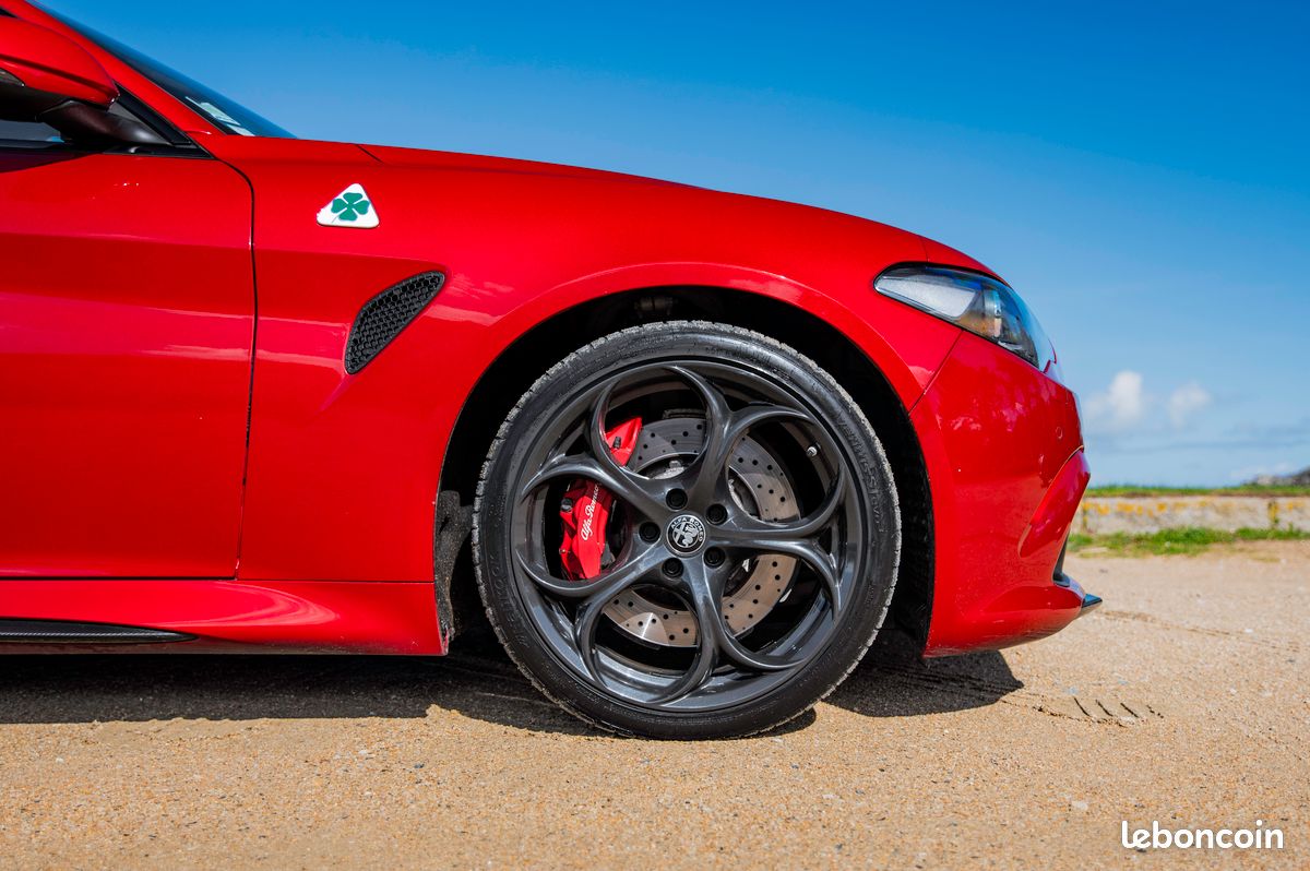 Alfa Romeo Giulia Quadrifoglio V6 – Excellent état – Entretien complet (image 6)