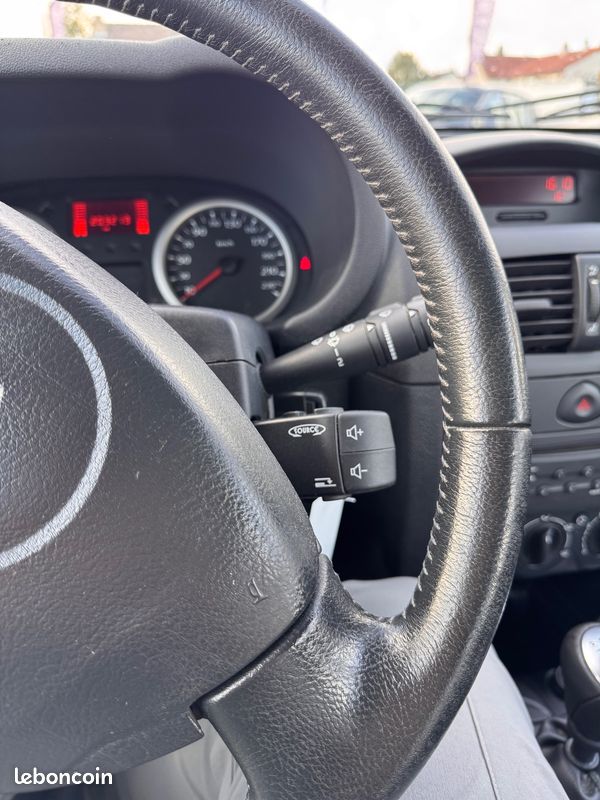 RENAULT Clio Campus 1.2 16V 75 CV eco2 Pack Clim PREMIERE MAIN (image 15)