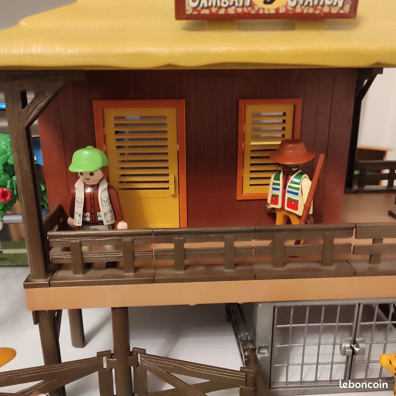 Playmobil Station Oambati / Centre de soin animaux pour animaux de la Savane.
Réf: 4826 (image 6)
