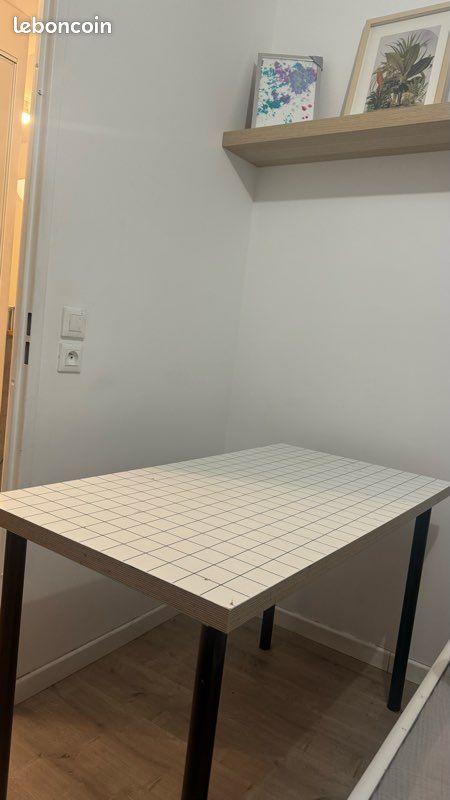 Table (image 1)