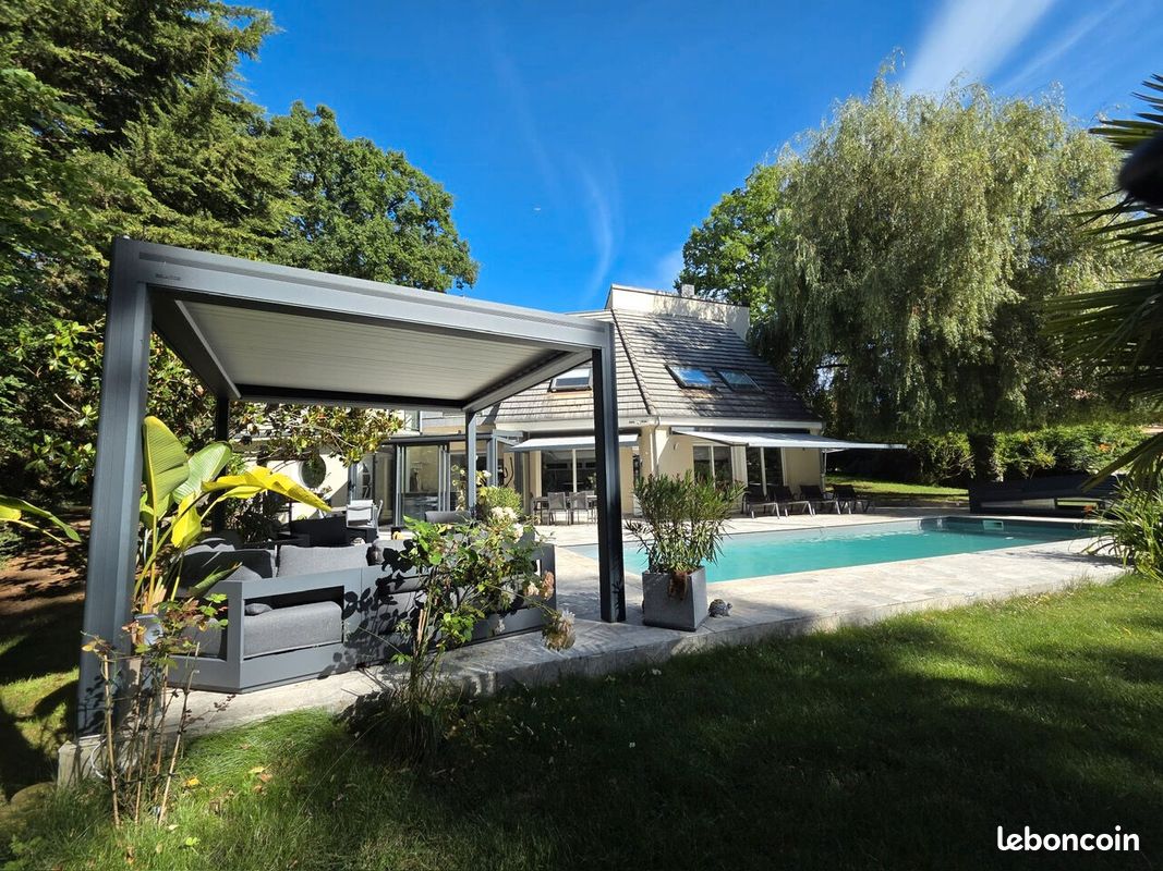 Maison 8 pièces 220 m² · à Saint-Fargeau-Ponthierry · 220 m² · 980 000 €