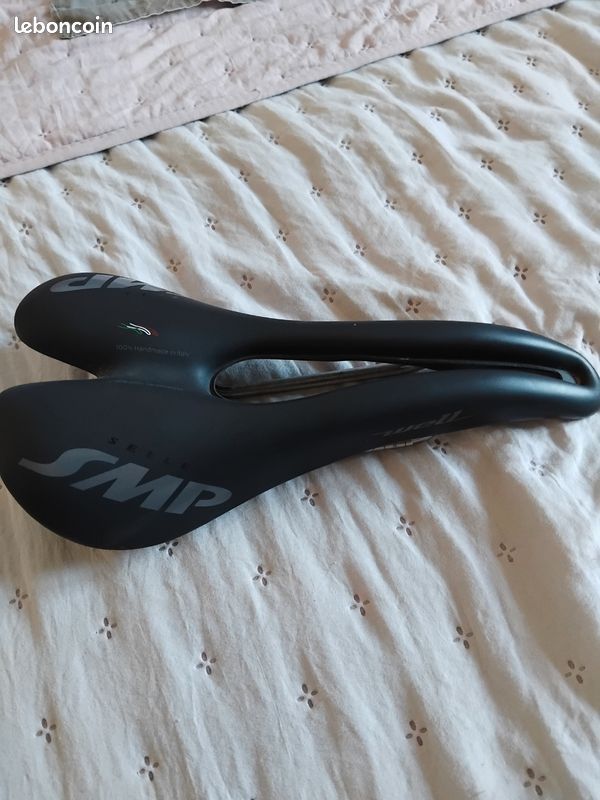 SMP Evolution ergonomique selle très confortable pour le vélo de route et le VTT SMP Evolution ergonomique selle très confortable pour le vélo de route et le VTT
