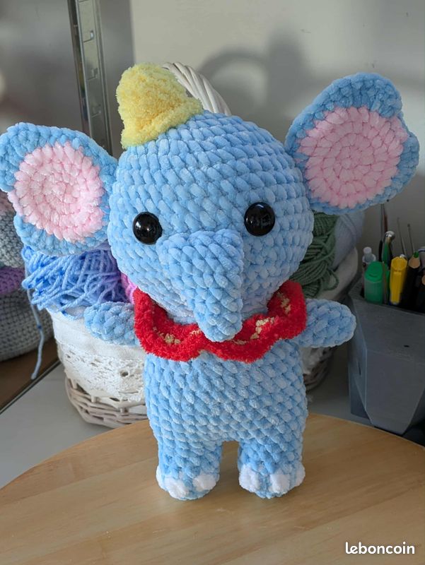 Dumbo éléphant doudou très doux, en peluche fait main au crochet, amigurumi, neuf 24 cm (image 6)