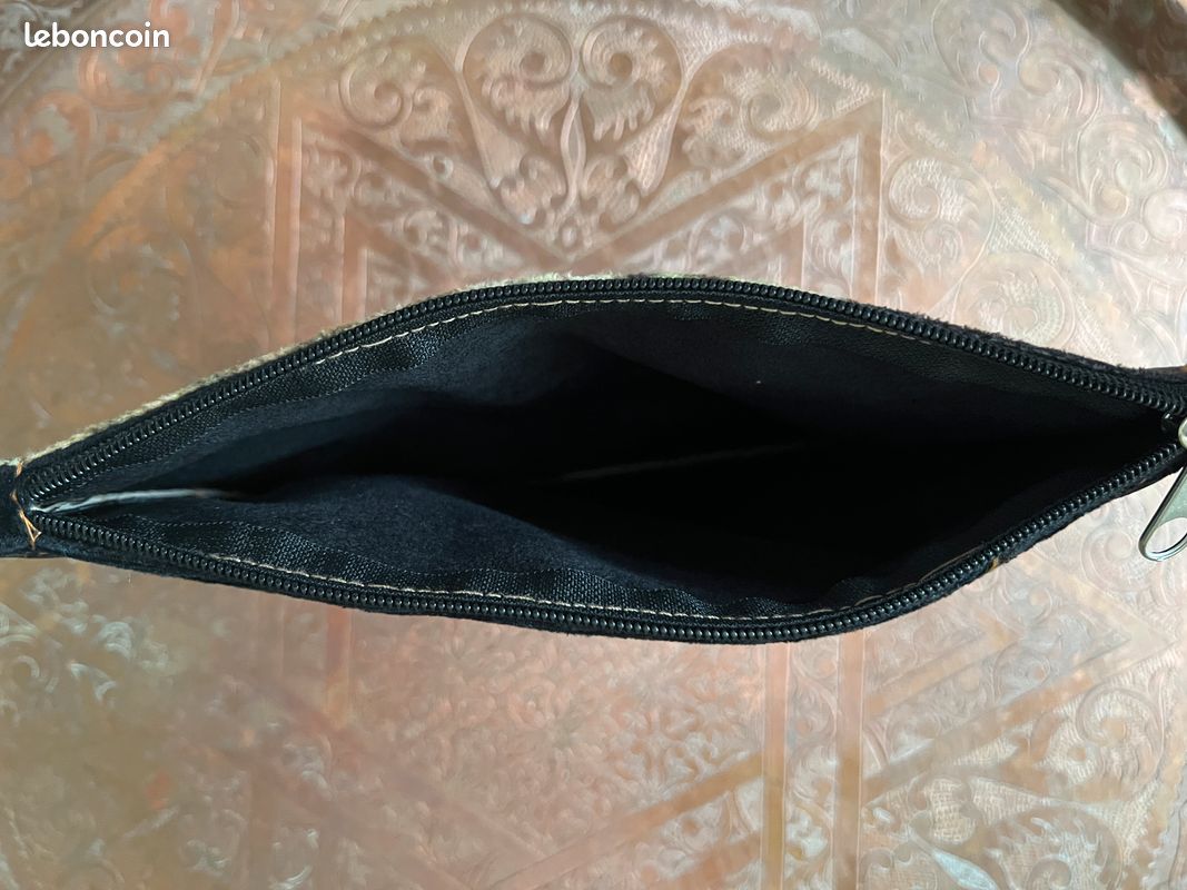 Pochette ethnique d'inspiration Berbère, en couleur, fabriquée au Maroc (image 5)
