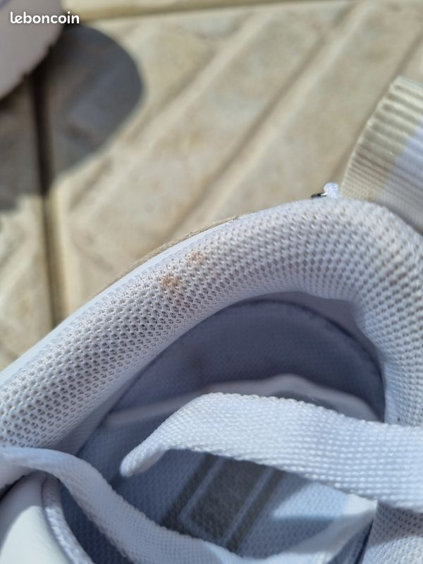 Baskets puma blanche avec bijou (image 4)