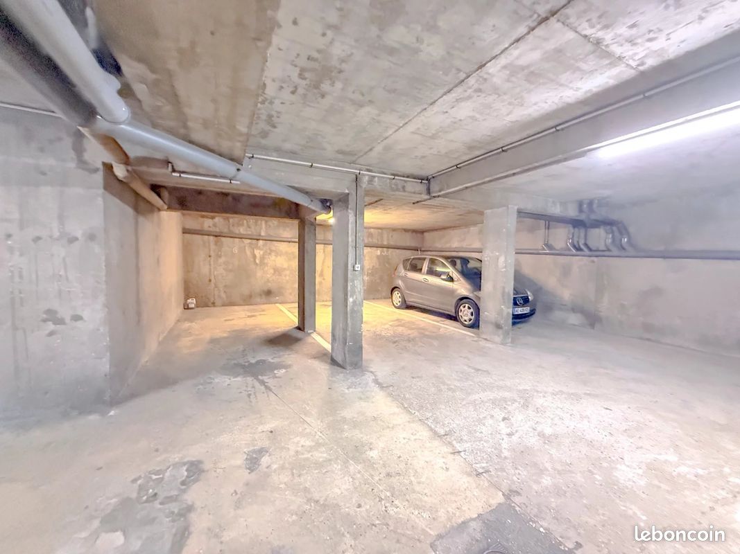 Parking/box Rouen · 24 000 €