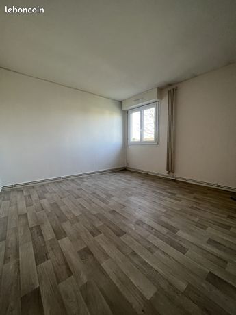 https://img.leboncoin.fr/api/v1/lbcpb1/images/17/37/0e/17370e1d1c937f08ee24e5b9a3910641a115db09.jpg?rule=ad-image