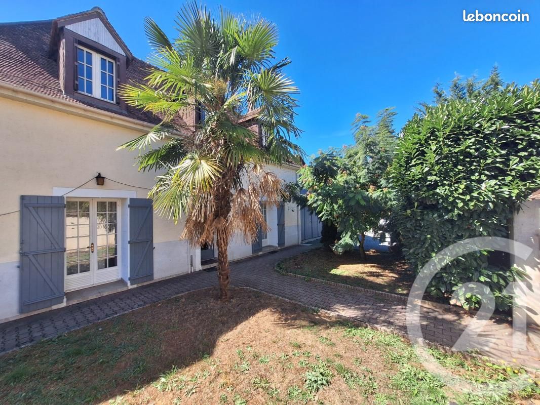 Maison 7 pièces 185 m² · à La Châtre · 185 m² · 165 500 €