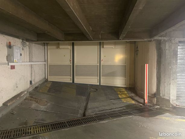 https://img.leboncoin.fr/api/v1/lbcpb1/images/17/38/49/1738498df77c36bdbd171a8417a95731a1cb5cb9.jpg?rule=ad-image