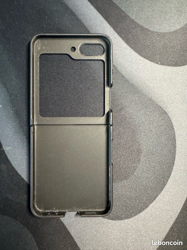 Samsung Galaxy Z Flip 5 - 256 Go - Écran à réparer (Accessoires inclus) (image 15)