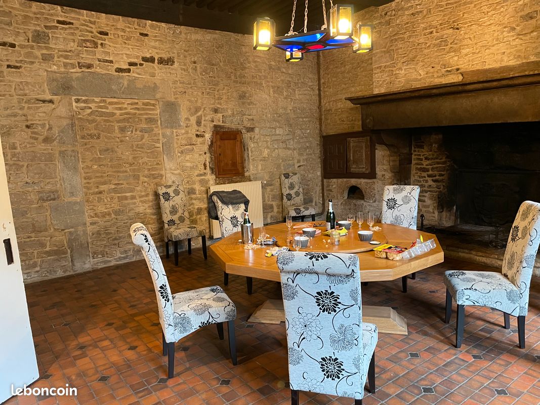 Maison 7 pièces 245 m² · à Cussey-sur-l'Ognon · 245 m² · 260 000 €