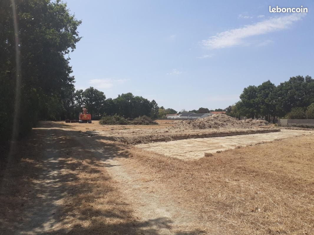 Terrain 385 m² La Garnache · 56 389 €