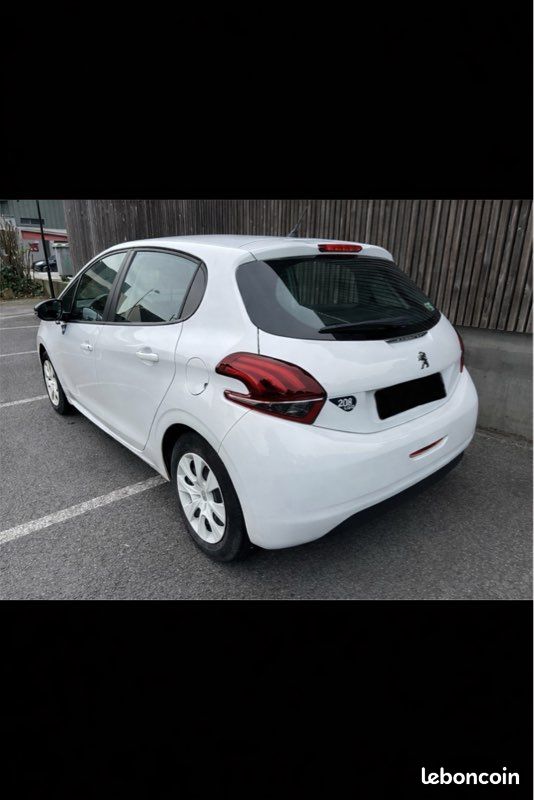 Peugeot 208 1.0 VTi 68 ch Like 1ERE MAIN COURROIE CHANGÉE CLIMATISATION GARANTIE (image 3)