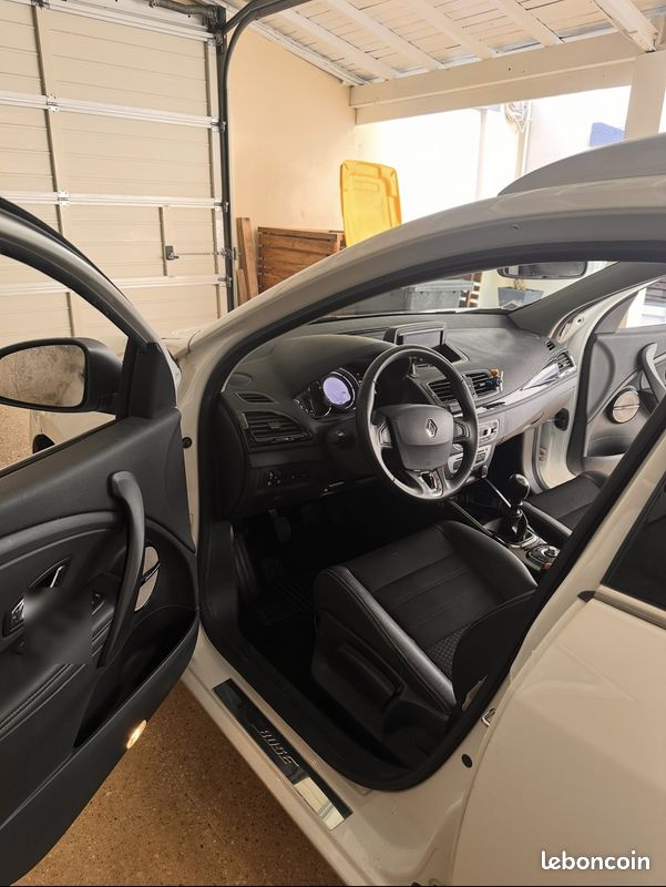 Renault megane 3 estate (break) (image 3)