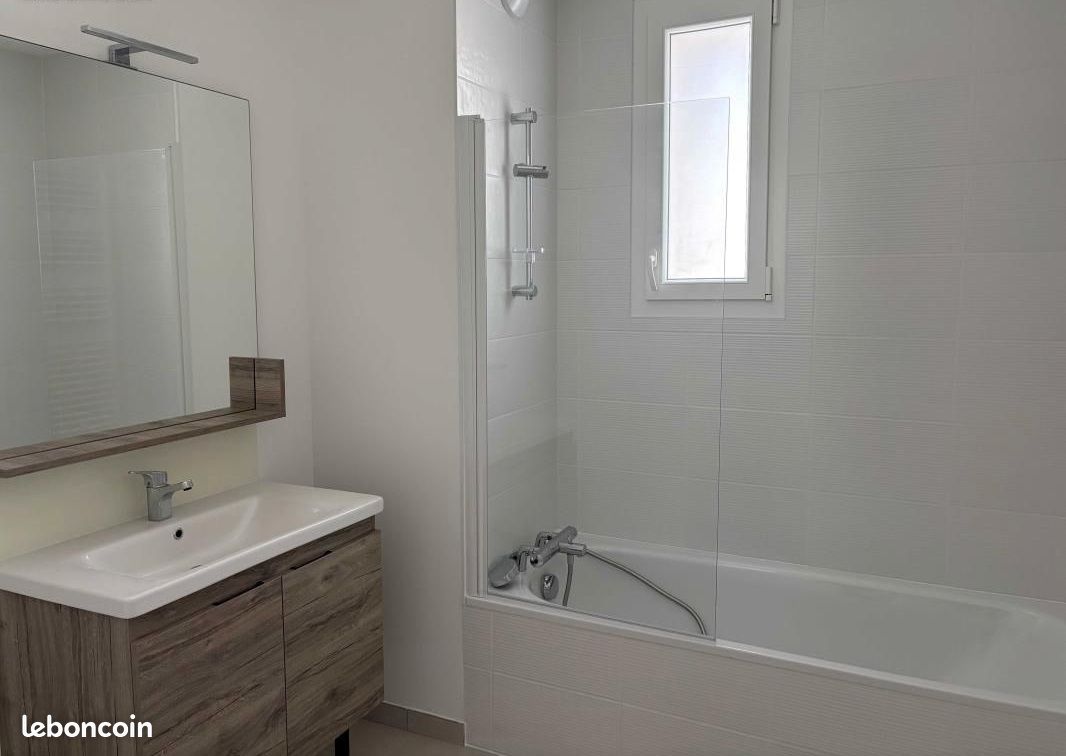 Appartement 2 pièces 44 m² · à Istres · 44 m² · 582 €