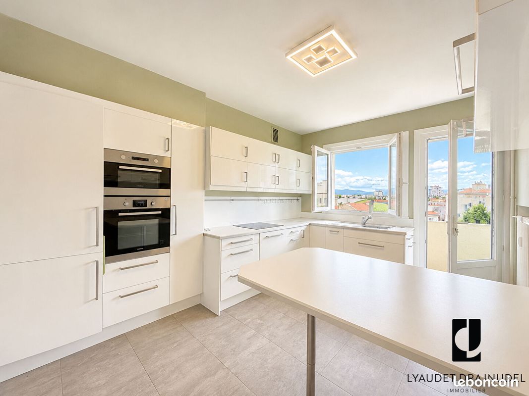 Appartement 4 pièces 101 m² · à Roanne · 101 m² · 155 000 €