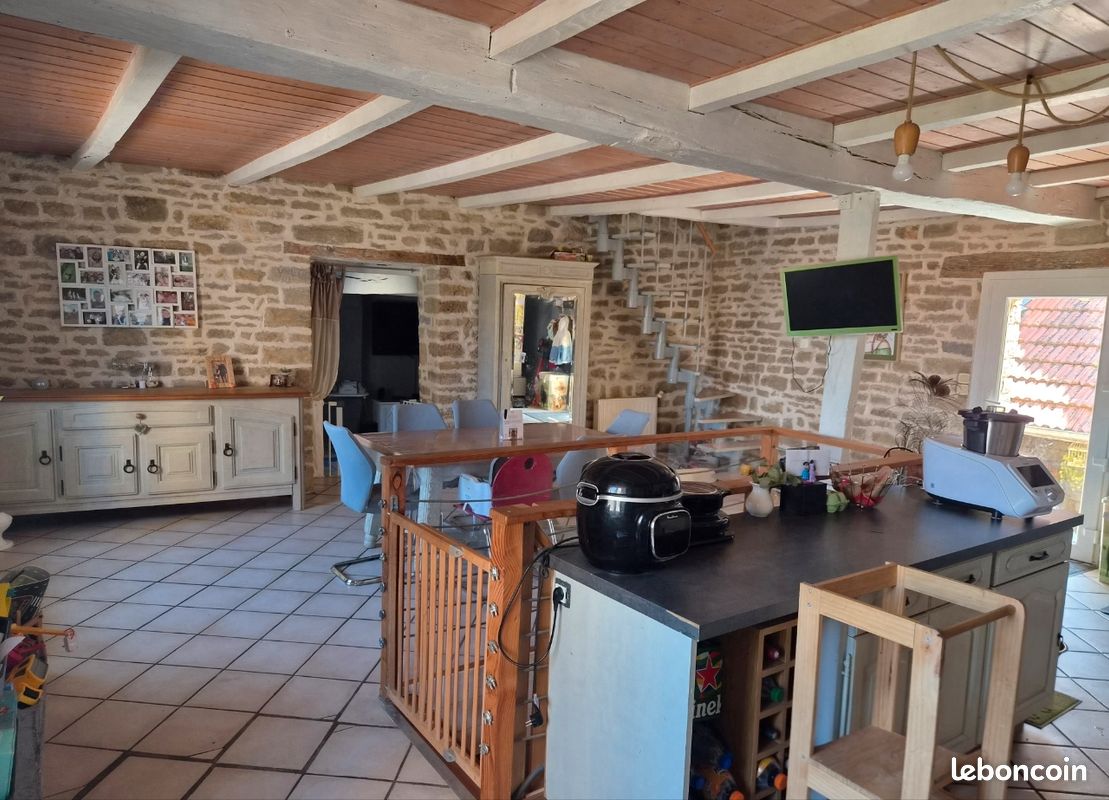 Maison 6 pièces 155 m² · à Rosey · 155 m² · 139 500 €