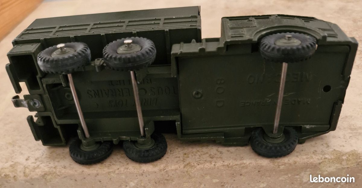 Véhicule militaire Dinky Toys en tbé - Collection