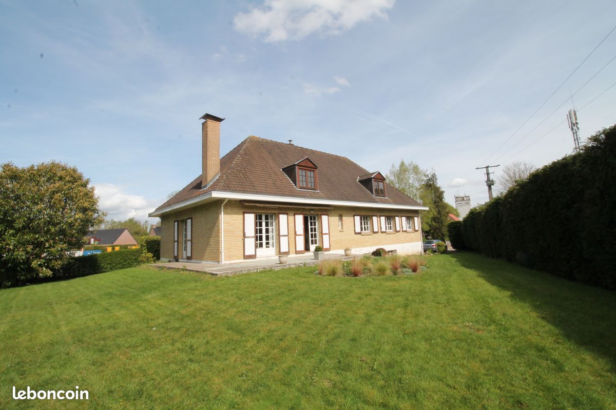Maison 7 pièces 145 m² · à Wormhout · 145 m² · 332 000 €