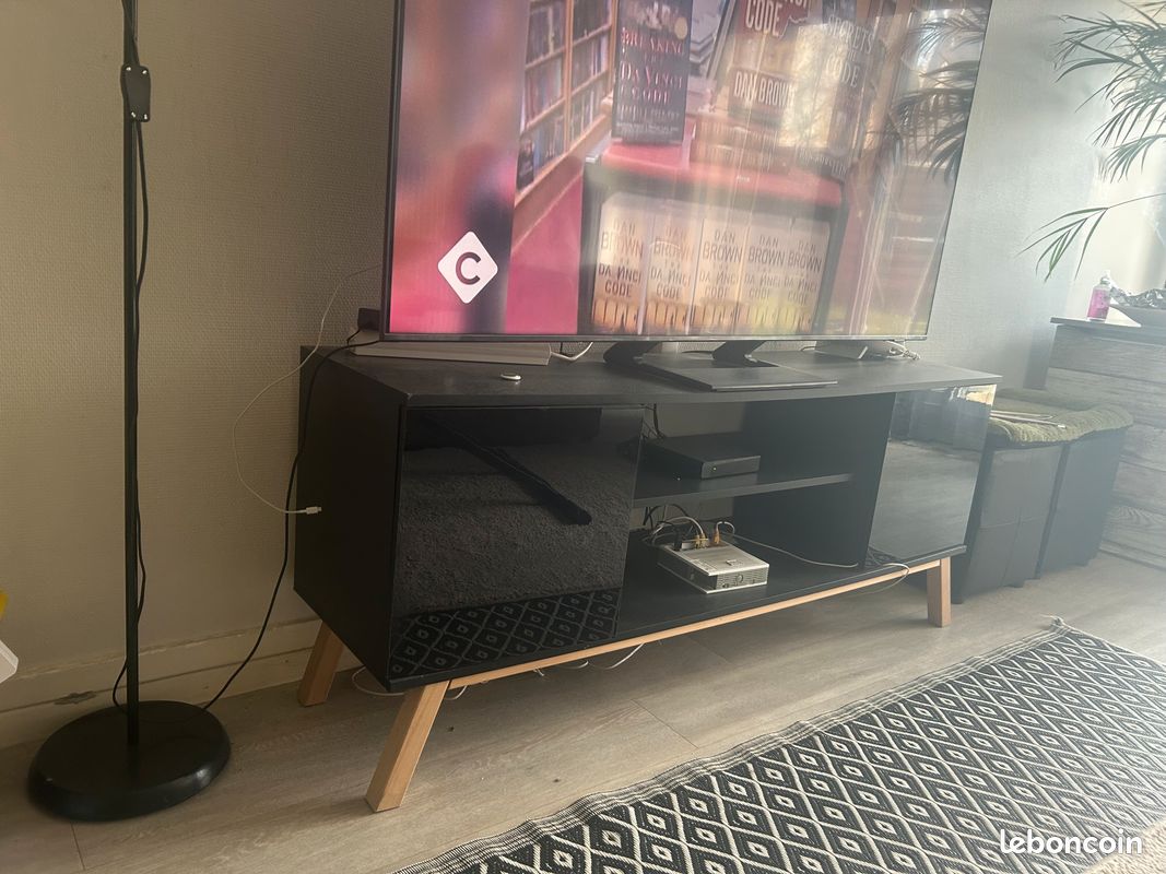 Meuble tv bas noir et porte laquée noires (image 1)