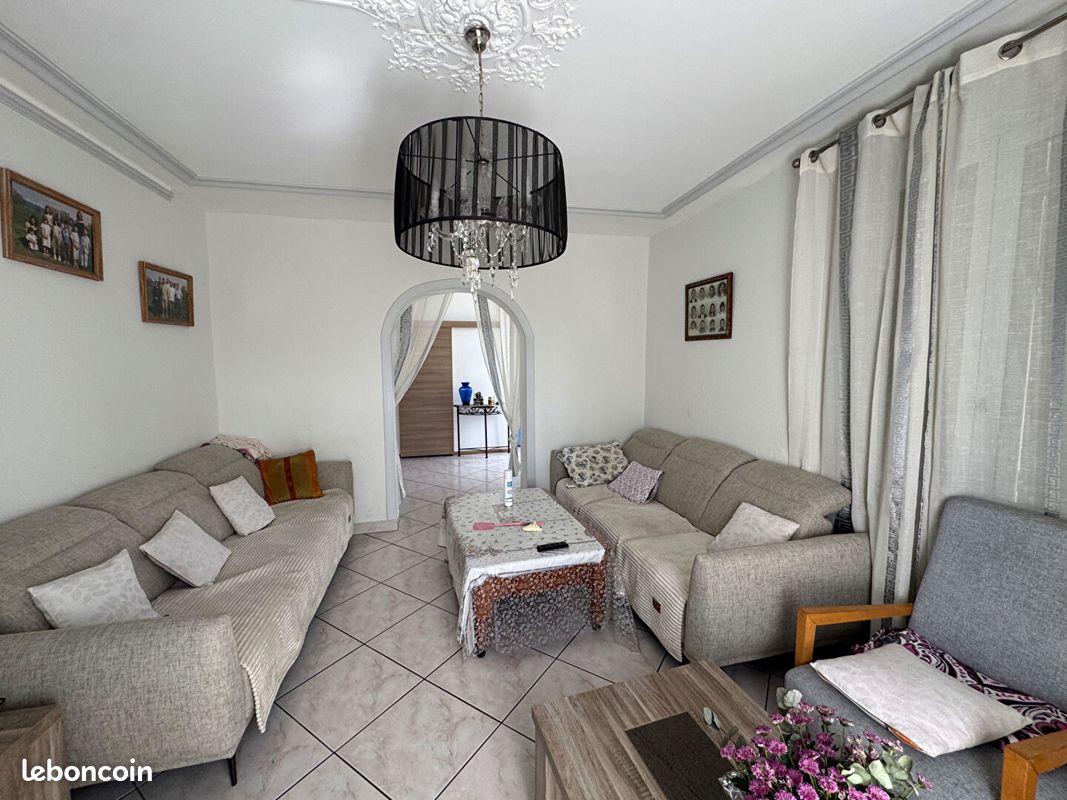 Maison 7 pièces 203 m² · à Ville-la-Grand · 203 m² · 550 000 €