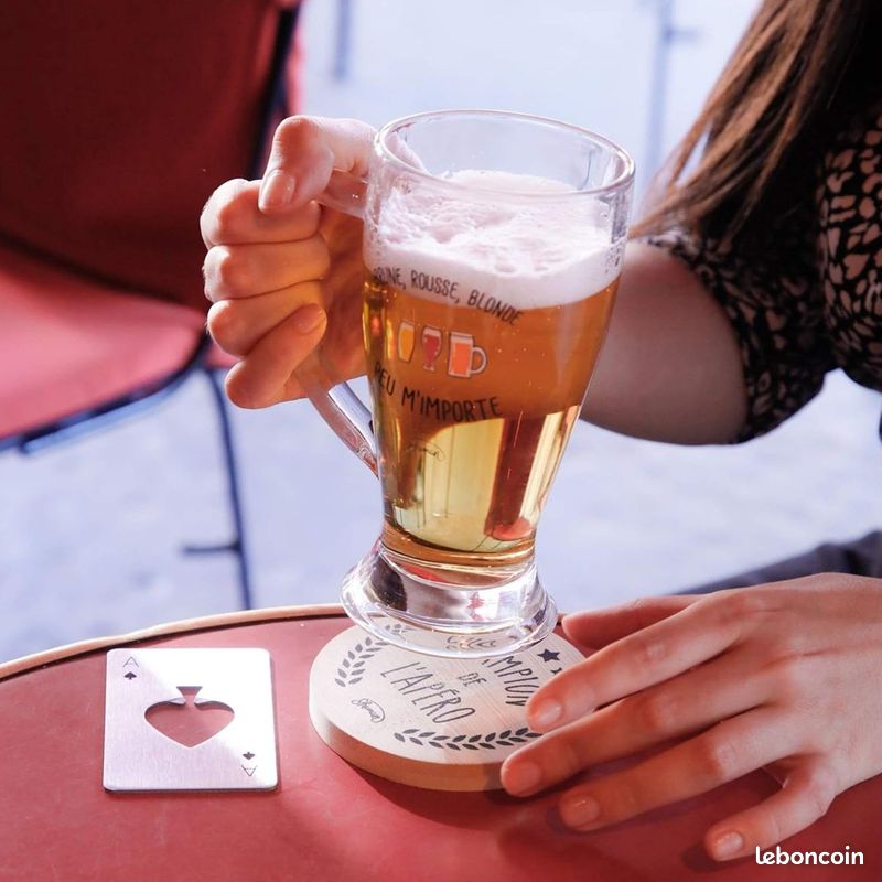 Coffret bière Champion de l'apéro Le Fabuleux Shaman Brune rousse blonde Peu m'importe Chope Dessous de verre Décapsuleur Transparent beige et gris Verre bois et métal NEUF Idée cadeau (image 3)