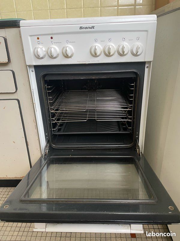 Cuisinière électrique BRANDT – vitrocéramique 4 foyers – four multifonction catalyse (image 3)