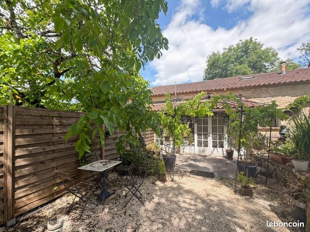 Maison 6 pièces 375 m²