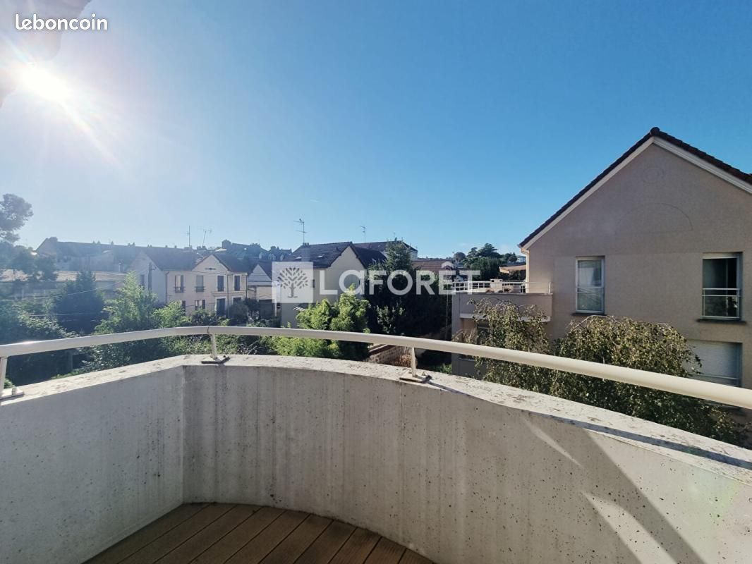 Appartement 3 pièces 61 m² · à Saint-Ouen-l'Aumône · 61 m² · 1 050 €/mois