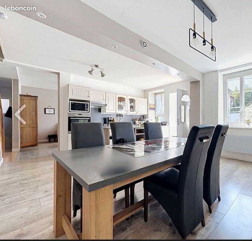 Maison 5 pièces 96 m² · à Villeneuve-la-Guyard · 96 m² · 185 000 €