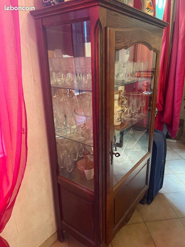 Vitrine (image 2)
