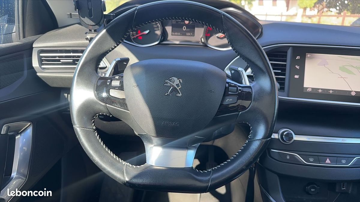 Peugeot 308 SW 1.5 BlueHDi 130 EAT8 Active Business (image 23)
