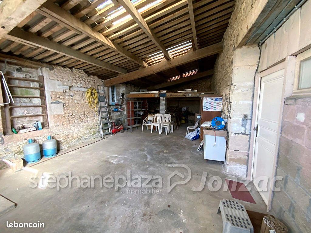 Maison 7 pièces 155 m² - Saint-Genis-de-Saintonge 17240 (image principale 14)